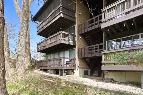 Photo of 5511 E Lake Drive #D, Lisle, IL 60532 (MLS # 12642325)