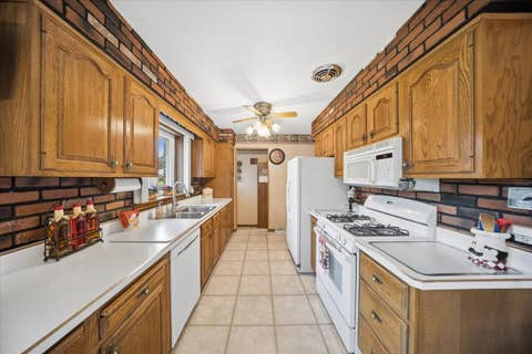 Tiny photo for 8231 W Berwyn Avenue, Chicago, IL 60656 (MLS # 12710865)