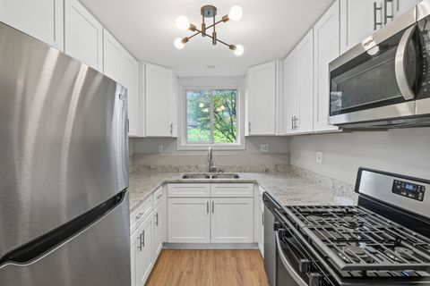 Tiny photo for 764 TERRACE Court #A, Elgin, IL 60120 (MLS # 12469044)