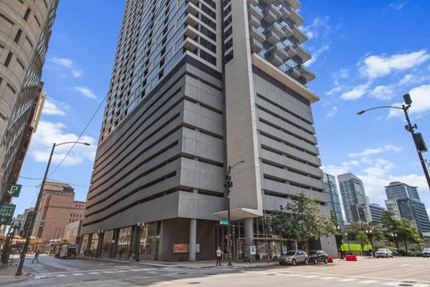 Photo of 235 W Van Buren Street #2002, Chicago, IL 60607 (MLS # 12750903)