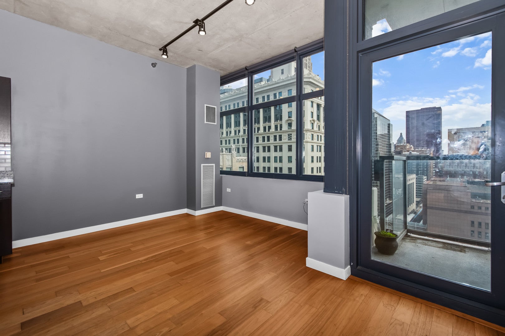 235 W Van Buren Street 2002