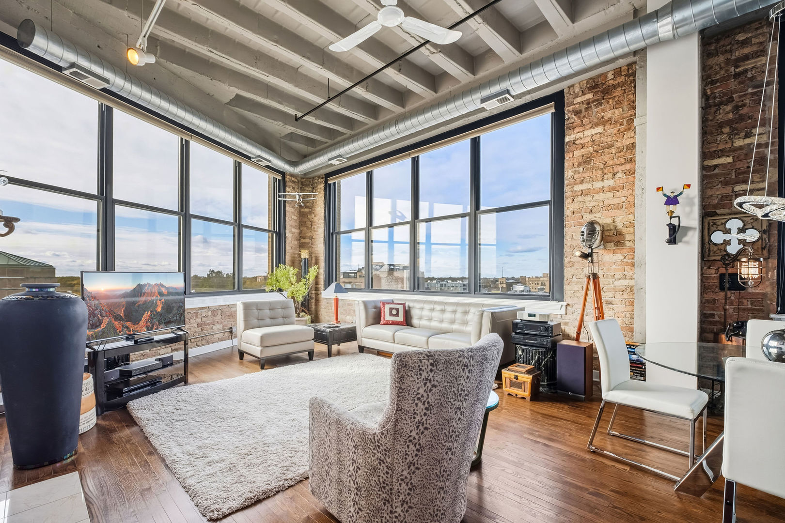 1601 W School Street 511