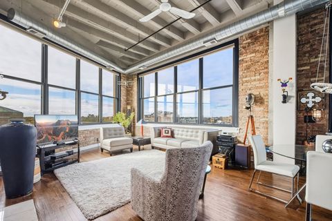 Tiny photo for 1601 W School Street #511, Chicago, IL 60657 (MLS # 12516630)