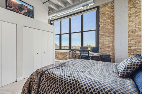 Tiny photo for 1601 W School Street #511, Chicago, IL 60657 (MLS # 12516630)
