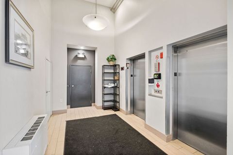 Tiny photo for 1601 W School Street #511, Chicago, IL 60657 (MLS # 12516630)