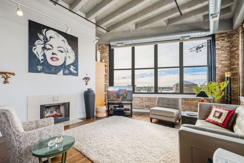 Tiny photo for 1601 W School Street #511, Chicago, IL 60657 (MLS # 12516630)