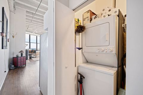 Tiny photo for 1601 W School Street #511, Chicago, IL 60657 (MLS # 12516630)