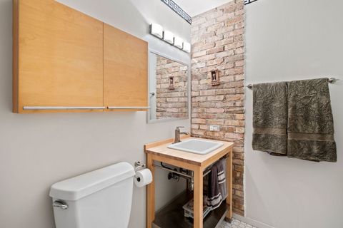 Tiny photo for 1601 W School Street #511, Chicago, IL 60657 (MLS # 12516630)