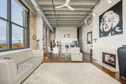 Tiny photo for 1601 W School Street #511, Chicago, IL 60657 (MLS # 12516630)