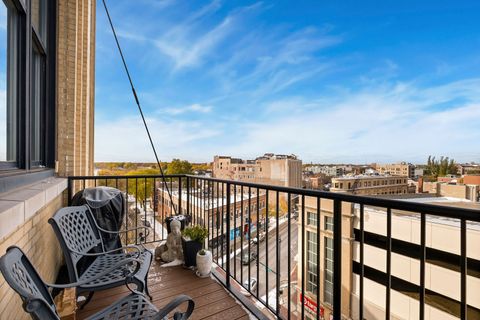 Tiny photo for 1601 W School Street #511, Chicago, IL 60657 (MLS # 12516630)