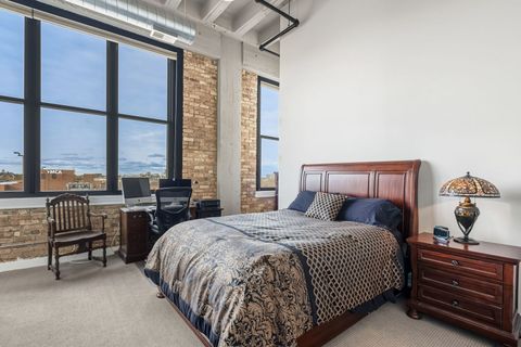 Tiny photo for 1601 W School Street #511, Chicago, IL 60657 (MLS # 12516630)