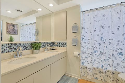 Tiny photo for 2611 Lake Avenue, Wilmette, IL 60091 (MLS # 12550965)