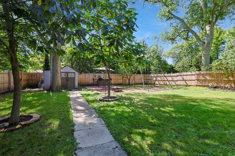 Tiny photo for 2611 Lake Avenue, Wilmette, IL 60091 (MLS # 12550965)