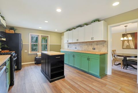 Tiny photo for 2611 Lake Avenue, Wilmette, IL 60091 (MLS # 12550965)