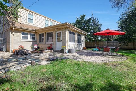 Tiny photo for 2611 Lake Avenue, Wilmette, IL 60091 (MLS # 12550965)