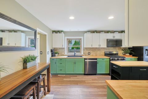 Tiny photo for 2611 Lake Avenue, Wilmette, IL 60091 (MLS # 12550965)