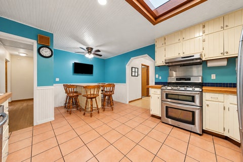 Tiny photo for 129 Oakview Drive, New Lenox, IL 60451 (MLS # 12778643)