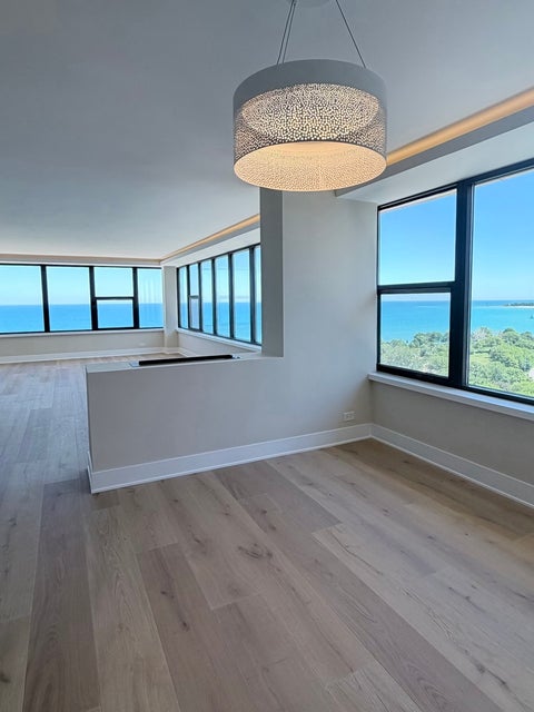 Tiny photo for 5801 N SHERIDAN Road #20D, Chicago, IL 60660 (MLS # 12718122)