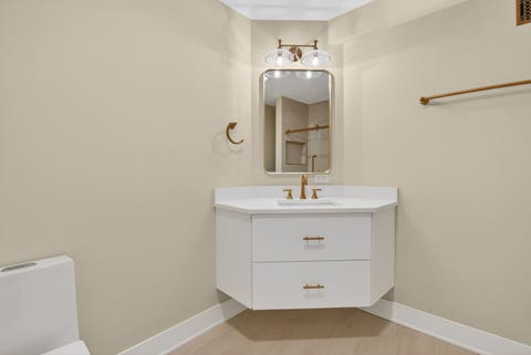 Tiny photo for 5801 N SHERIDAN Road #20D, Chicago, IL 60660 (MLS # 12718122)