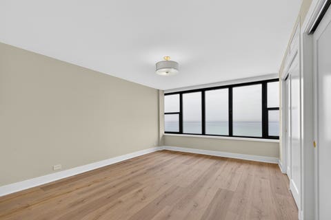 Tiny photo for 5801 N SHERIDAN Road #20D, Chicago, IL 60660 (MLS # 12718122)