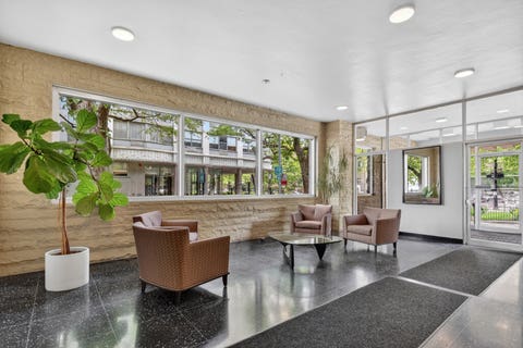 Tiny photo for 5801 N SHERIDAN Road #20D, Chicago, IL 60660 (MLS # 12718122)