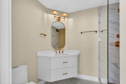 Tiny photo for 5801 N SHERIDAN Road #20D, Chicago, IL 60660 (MLS # 12718122)