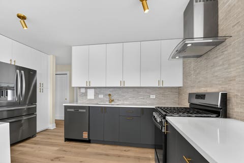 Tiny photo for 5801 N SHERIDAN Road #20D, Chicago, IL 60660 (MLS # 12718122)