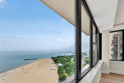 Tiny photo for 5801 N SHERIDAN Road #20D, Chicago, IL 60660 (MLS # 12718122)