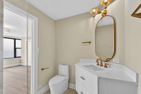 Tiny photo for 5801 N SHERIDAN Road #20D, Chicago, IL 60660 (MLS # 12718122)