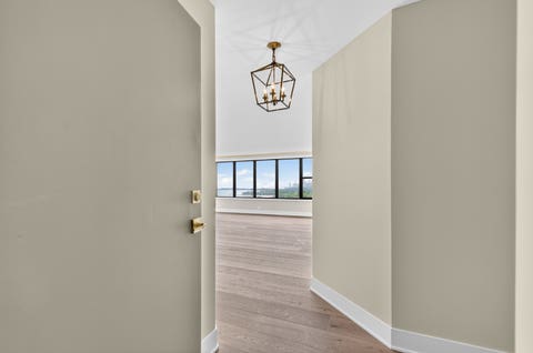 Tiny photo for 5801 N SHERIDAN Road #20D, Chicago, IL 60660 (MLS # 12718122)