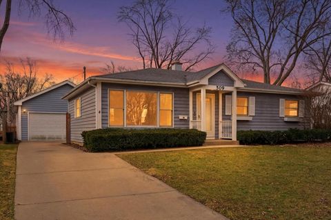 509 Bonniebrook Avenue Mundelein IL 60060