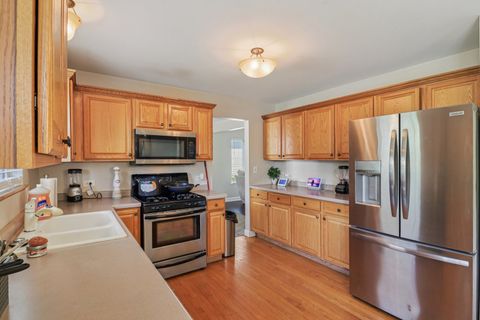Tiny photo for 3616 Creekside Court, Winthrop Harbor, IL 60096 (MLS # 12462466)