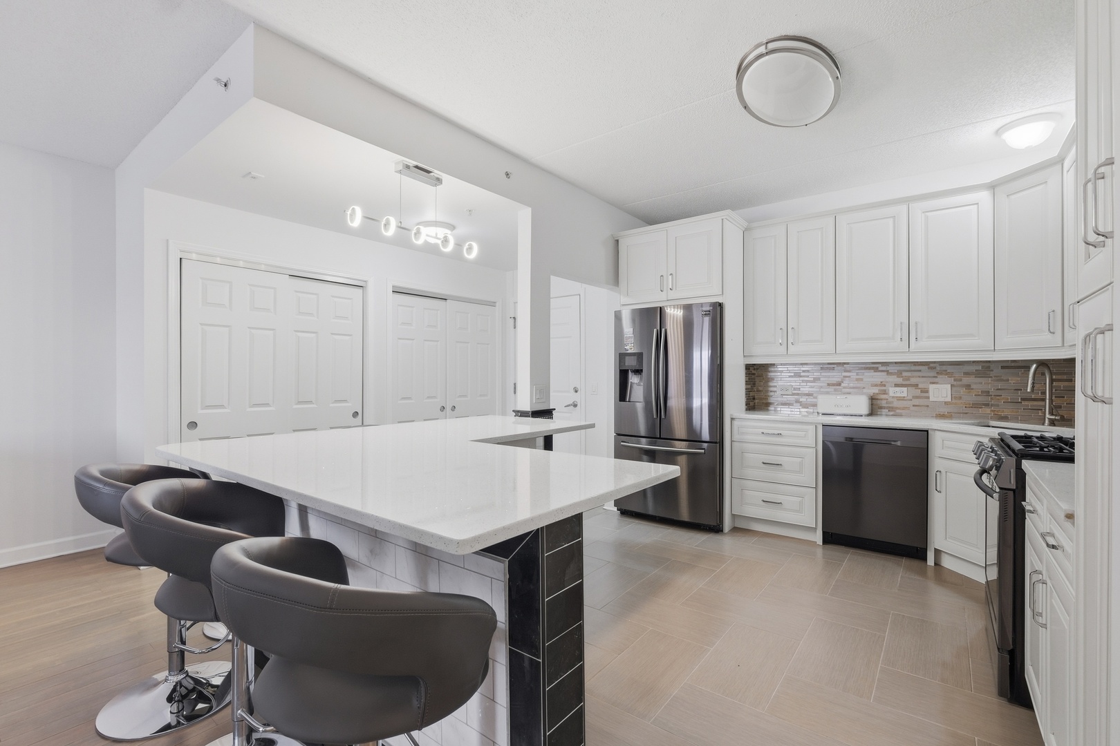 9670 Franklin Avenue 411