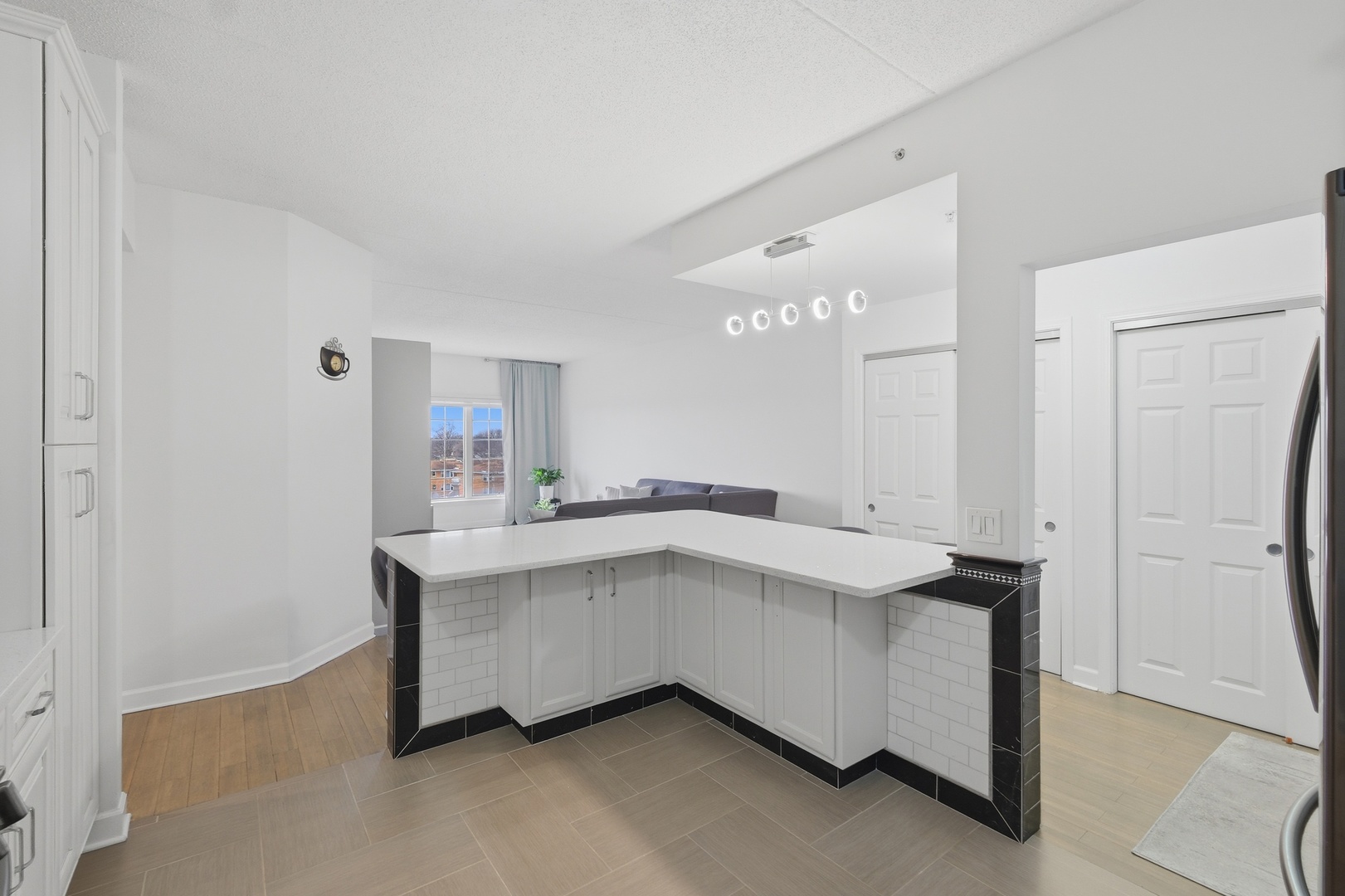 9670 Franklin Avenue 411