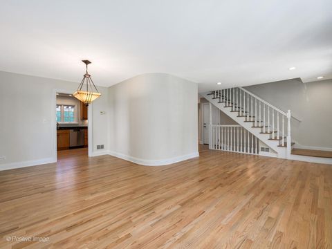 Tiny photo for 314 W Wing Street, Arlington Heights, IL 60005 (MLS # 12485387)