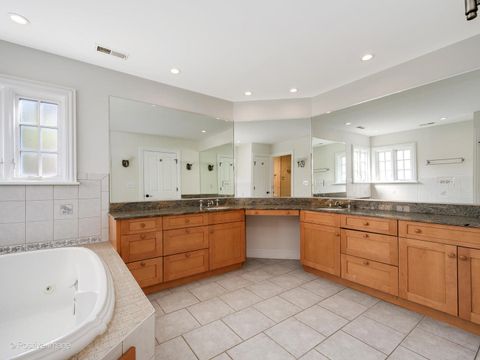 Tiny photo for 314 W Wing Street, Arlington Heights, IL 60005 (MLS # 12485387)