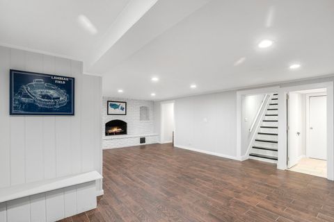 Tiny photo for 124 W Old Elm Road, Lake Forest, IL 60045 (MLS # 12510632)