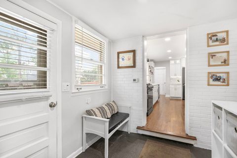 Tiny photo for 124 W Old Elm Road, Lake Forest, IL 60045 (MLS # 12510632)