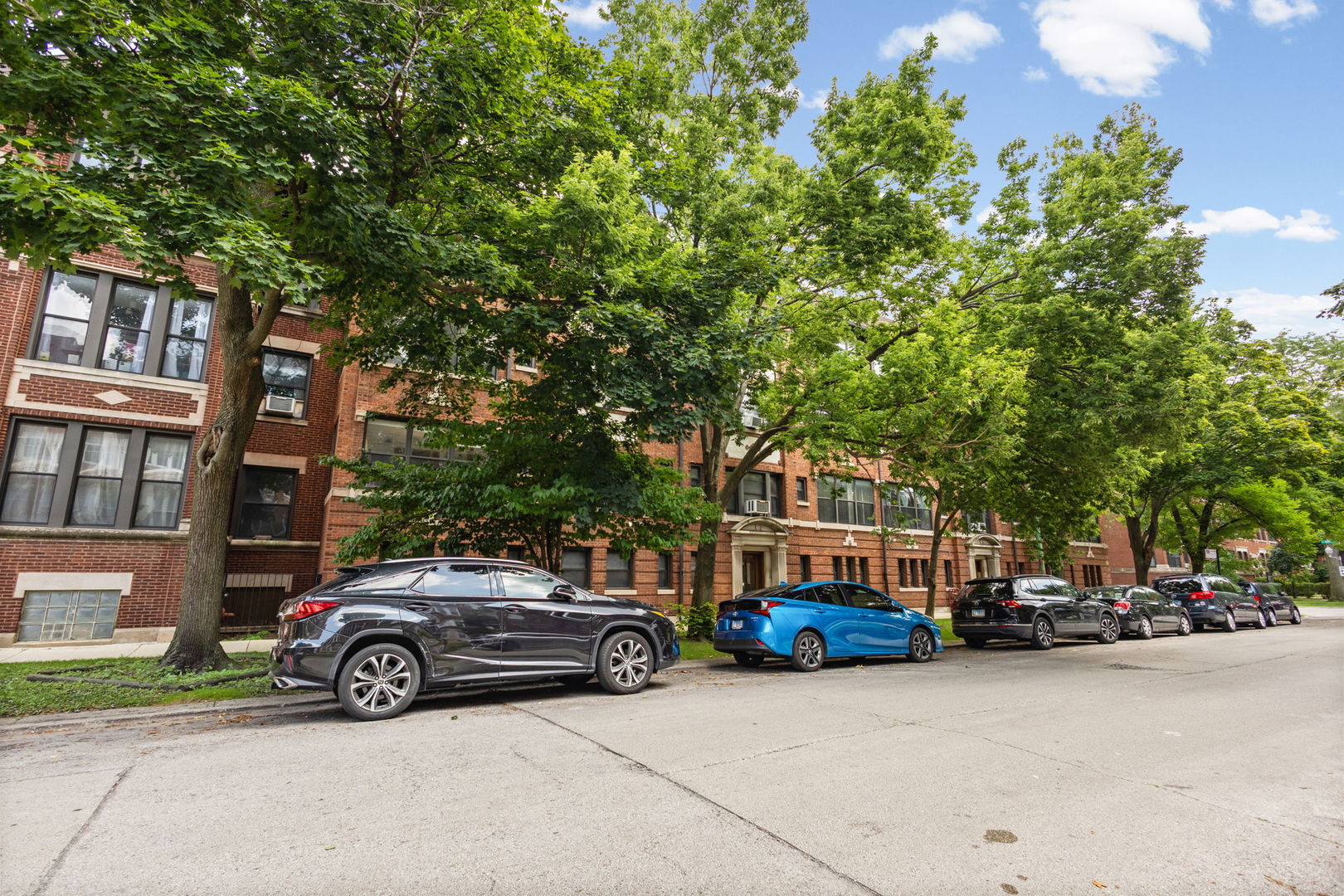 5133 S Greenwood Avenue 1 - Photo 2