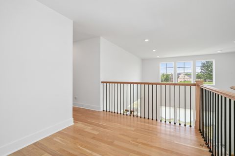 Tiny photo for 9 Olympia Fields Court, Hawthorn Woods, IL 60047 (MLS # 12655853)