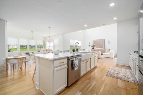 Tiny photo for 9 Olympia Fields Court, Hawthorn Woods, IL 60047 (MLS # 12655853)