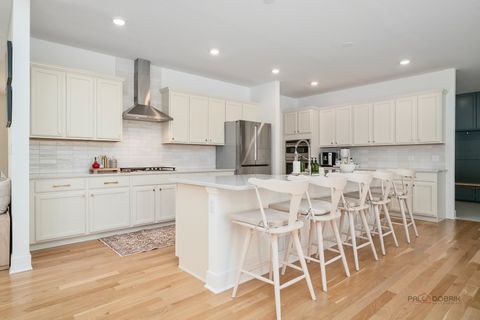 Tiny photo for 9 Olympia Fields Court, Hawthorn Woods, IL 60047 (MLS # 12655853)