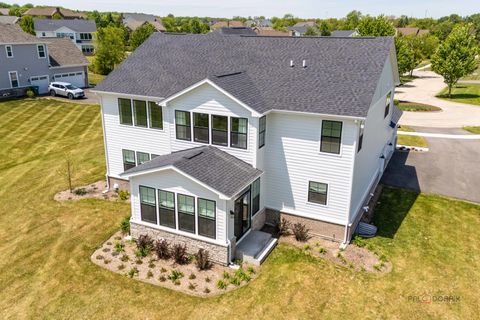 Tiny photo for 9 Olympia Fields Court, Hawthorn Woods, IL 60047 (MLS # 12655853)