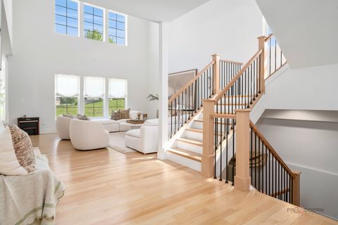 Tiny photo for 9 Olympia Fields Court, Hawthorn Woods, IL 60047 (MLS # 12655853)
