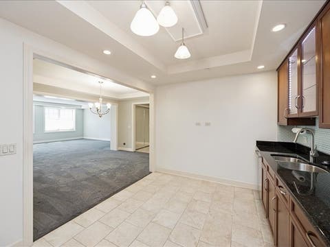 Tiny photo for 10 E Burlington Street #2J, Riverside, IL 60546 (MLS # 12623121)
