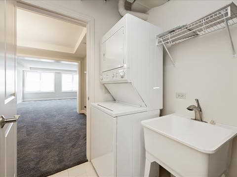 Tiny photo for 10 E Burlington Street #2J, Riverside, IL 60546 (MLS # 12623121)