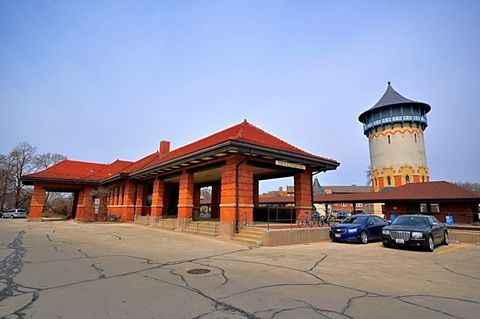 Tiny photo for 10 E Burlington Street #2J, Riverside, IL 60546 (MLS # 12623121)