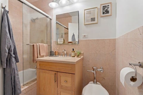 Tiny photo for 1150 N Lake Shore Drive #7H, Chicago, IL 60611 (MLS # 12666618)