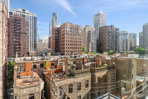 Tiny photo for 1150 N Lake Shore Drive #7H, Chicago, IL 60611 (MLS # 12666618)