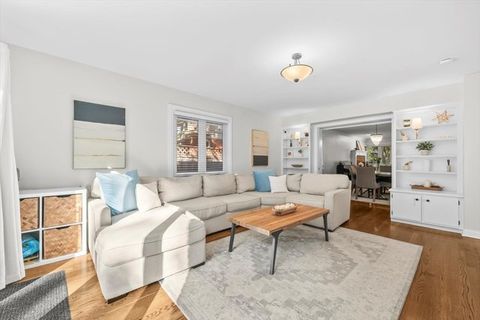 Tiny photo for 736 N Oak Street, Hinsdale, IL 60521 (MLS # 12504140)